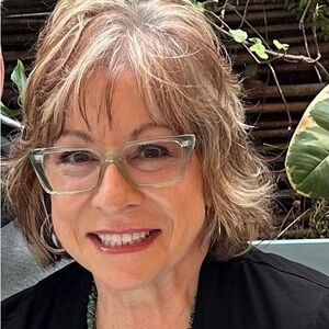 Meet your Posher, Claudia